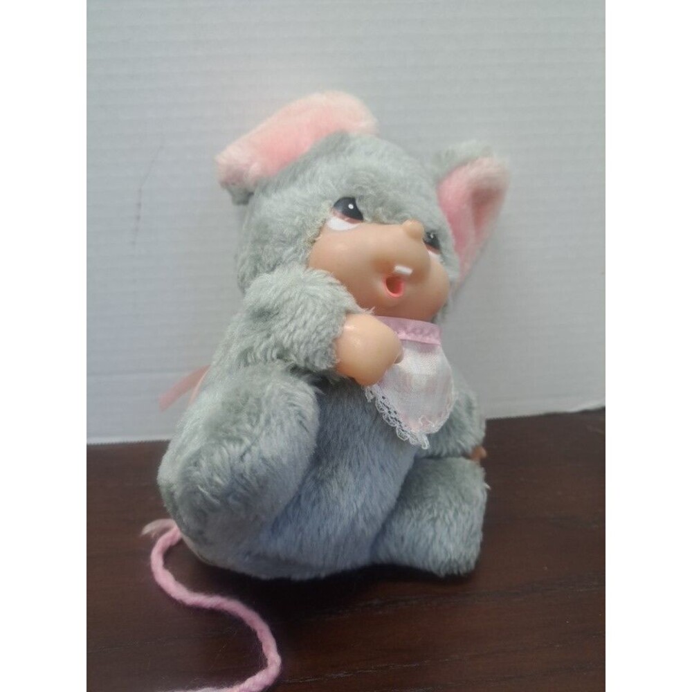 Vintage Plush Rubber Face 1979 Russ Zuzu, Mouse, Gray.